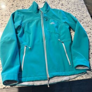 Women’s north face jacket. Medium. Worn a few times. Like new.